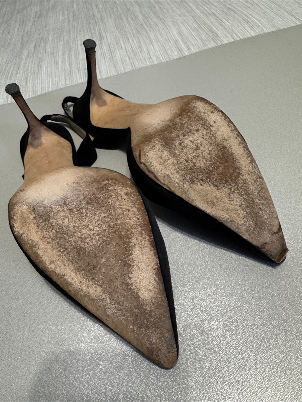 Manolo Blahnik Carolyne Black Suede Slingback Pointed Pumps Size EU 39 / US 8.5 - Picture 9 of 17